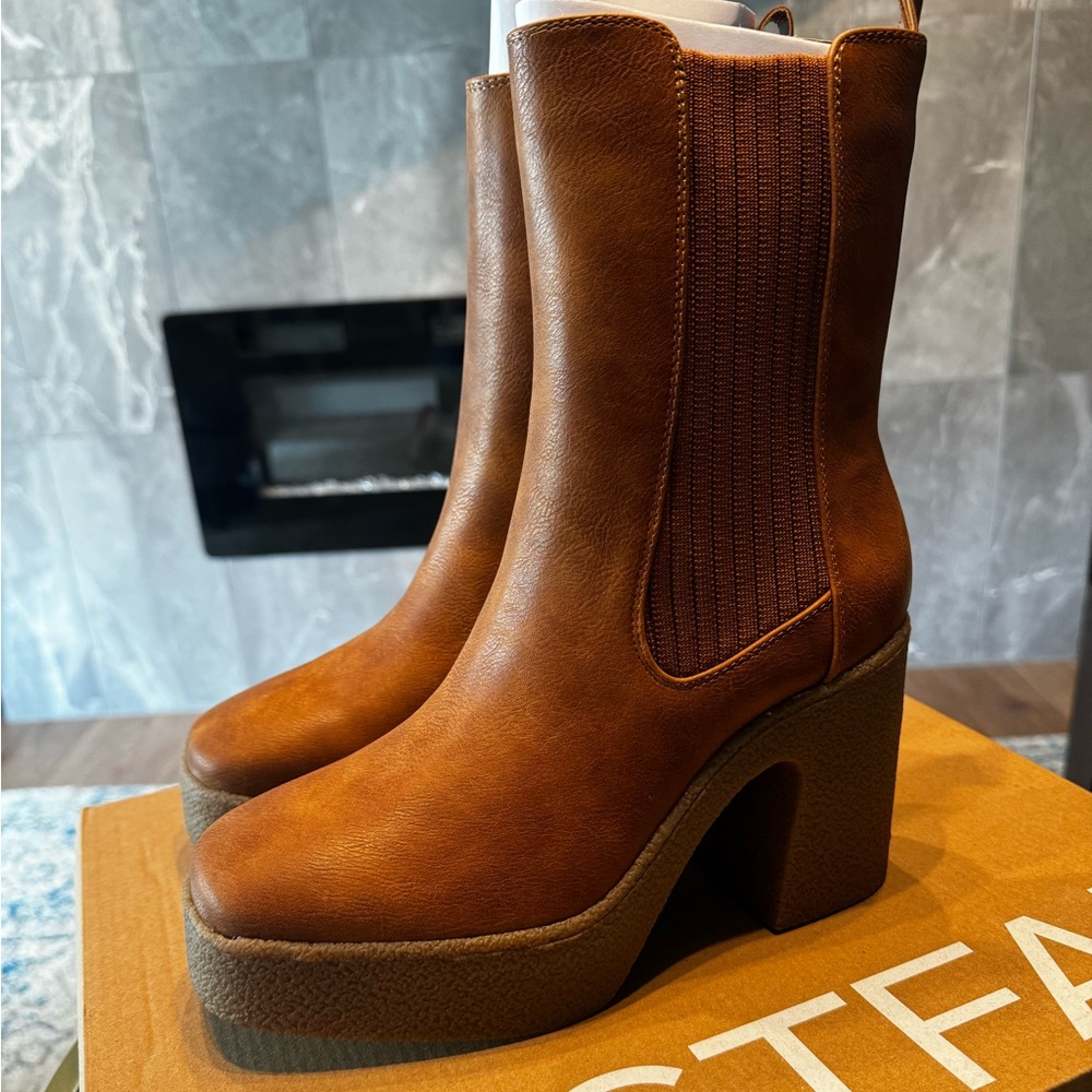 JustFab pull on tan heeled boots size 8